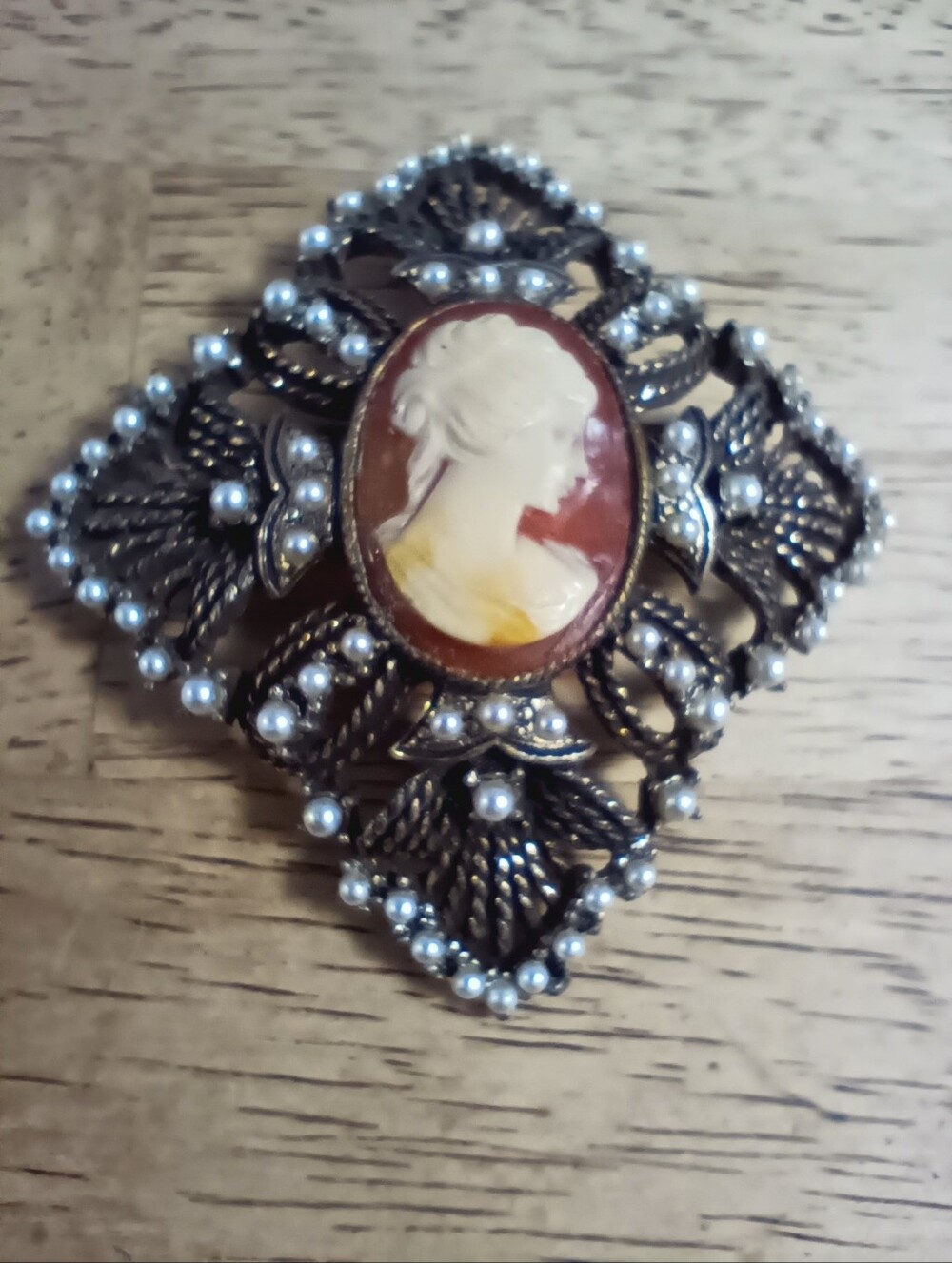 Vintage Costume Cameo/Pendant